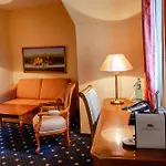 Schlossparkhotel Hotel 4*
