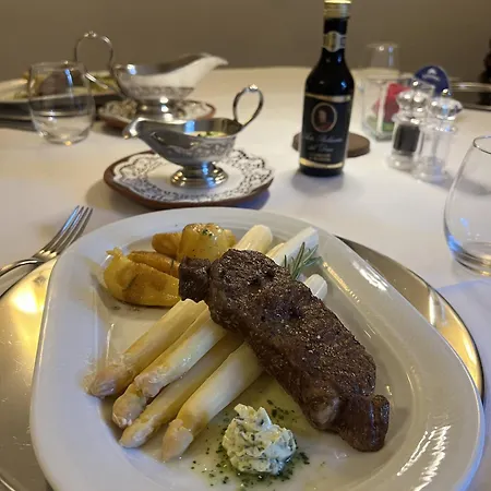 호텔 Schlossparkhotel 슈코파우