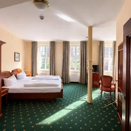 Schlossparkhotel Hotel 4*